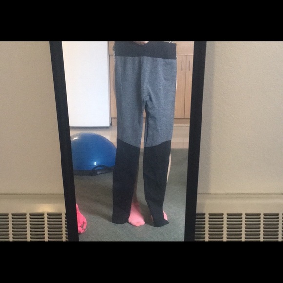 Two toned high waisted leggings - Picture 3 of 3